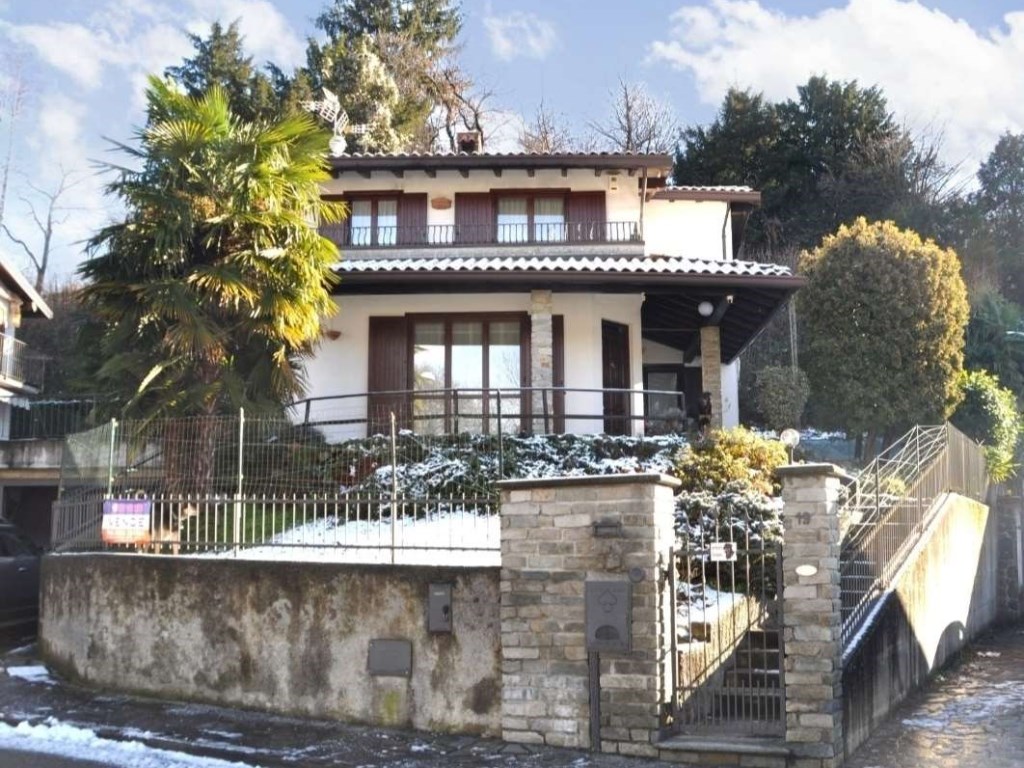 Villa in vendita a Ferrera di Varese