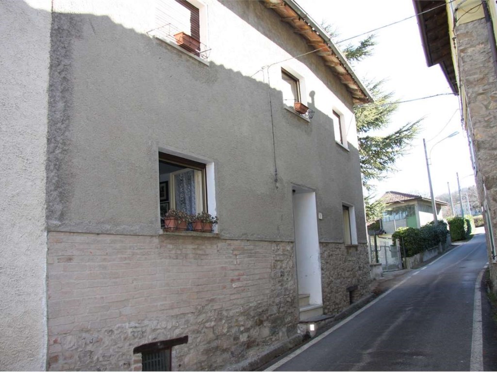 Appartamento in vendita a Canossa borzano 58