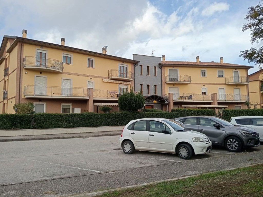 Appartamento in vendita a Bastia Umbra bastia Umbra lago di garda,32