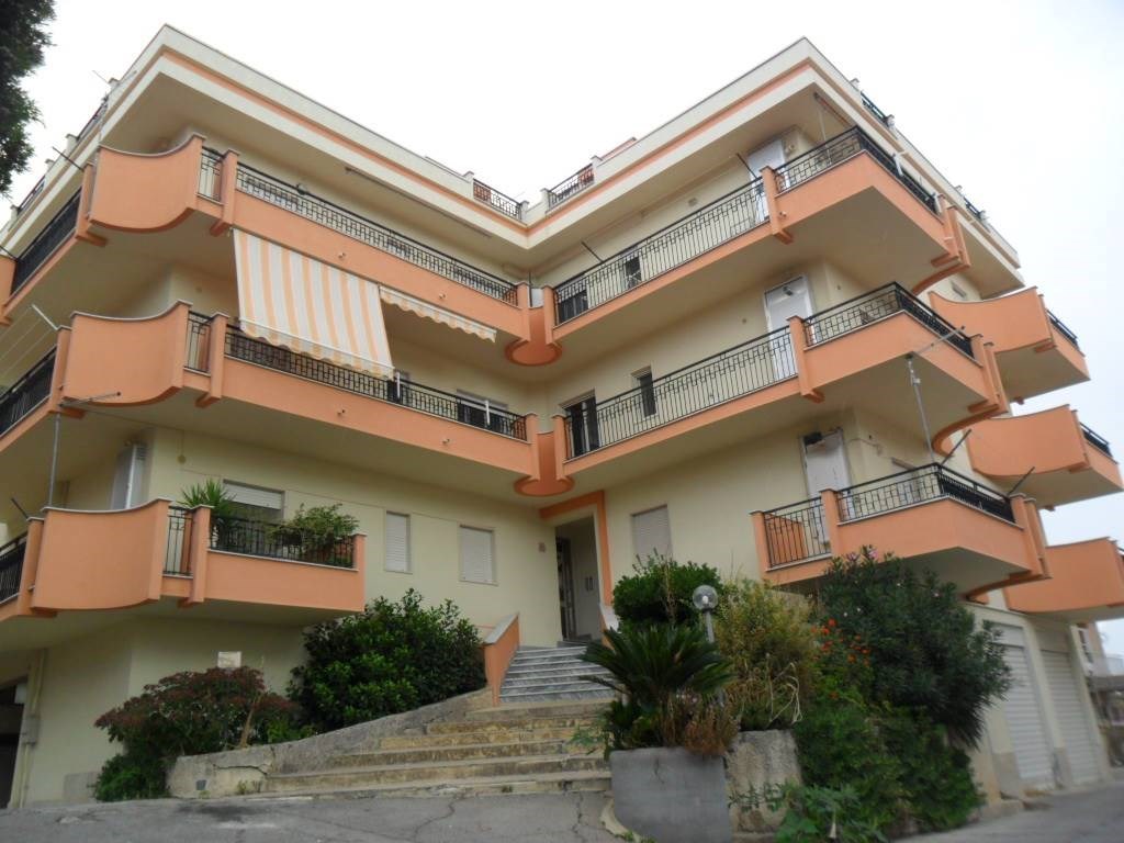 Appartamento in vendita a San Cataldo viale dei platani 92