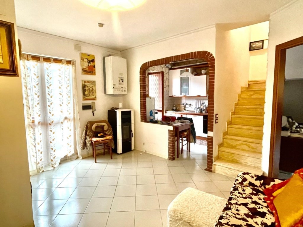Appartamento in vendita a Castelnuovo Berardenga piazza Guido da Siena,