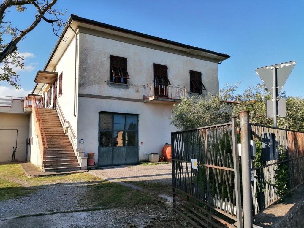 Casa Indipendente in vendita a Colle di Val d'Elsa ,