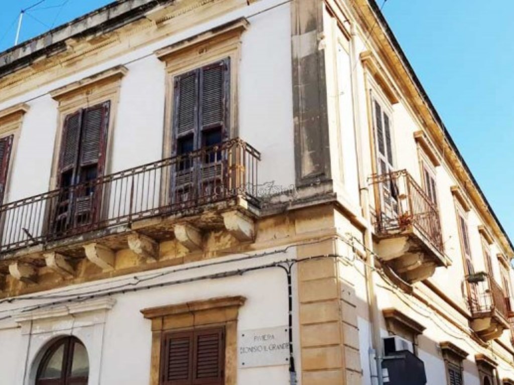 Palazzo in vendita a Siracusa riviera Dionisio Il Grande