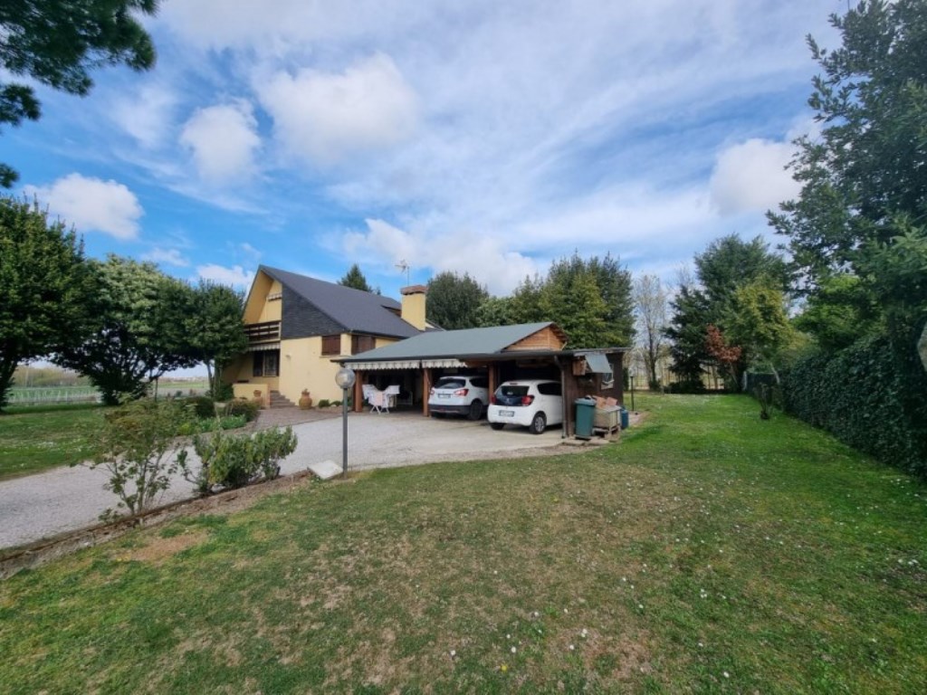 Villa in vendita a Correzzola via roma