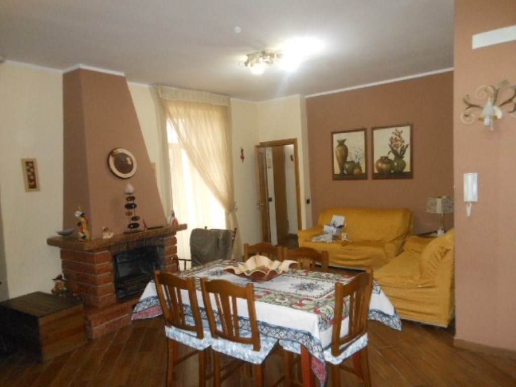 Casa Indipendente in vendita a Vairano Patenora via ciro menotti