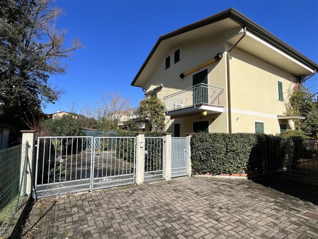 Villa a Schiera in vendita a Massa