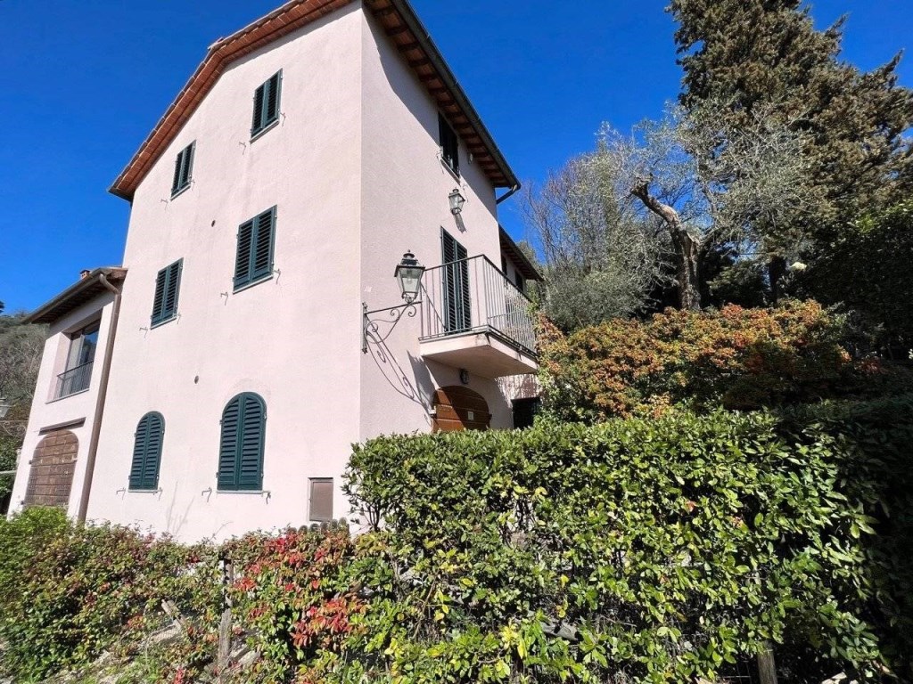 Casale in vendita a Lucca località Villa