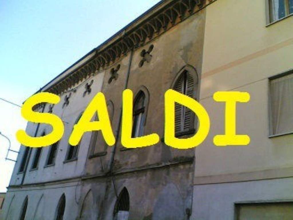 Palazzina in vendita a Trigolo via Roma 25