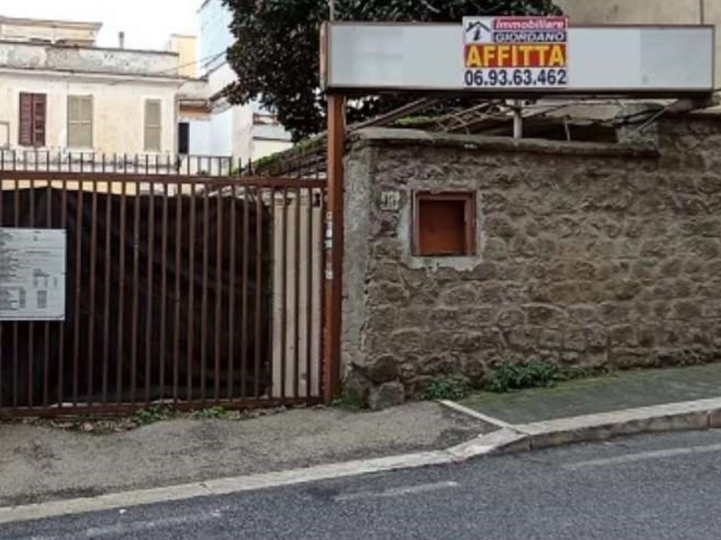 Negozio in vendita a Genzano di Roma via Pizzicannella 46