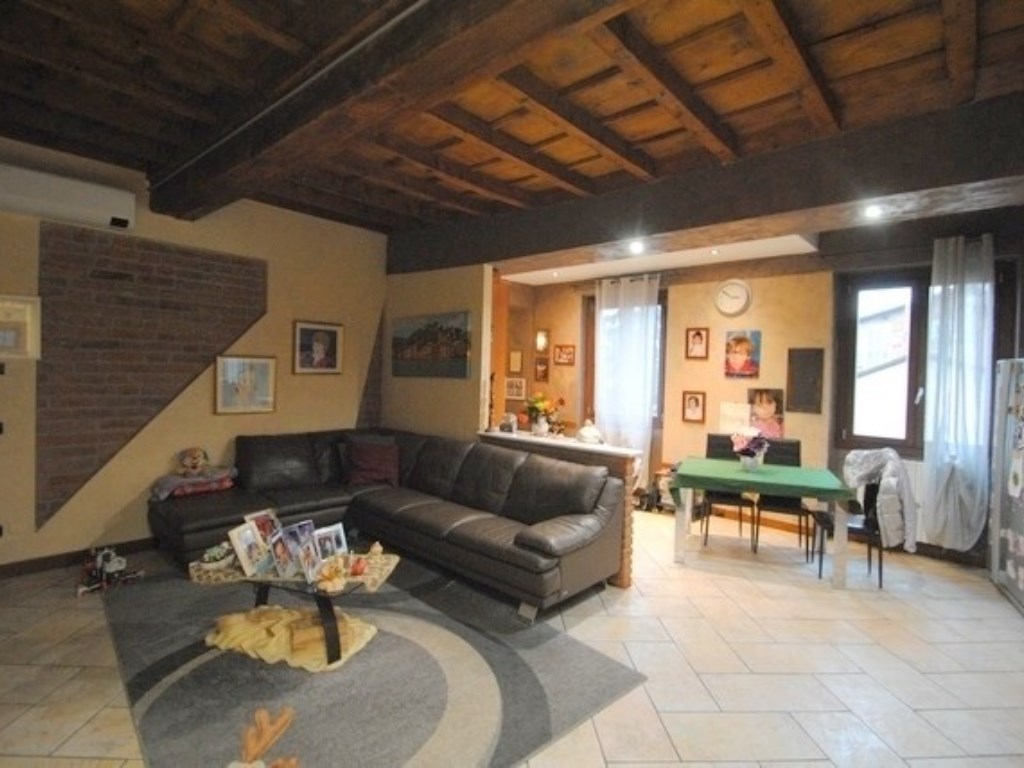 Appartamento in vendita a Pavia piazza del Duomo, 55