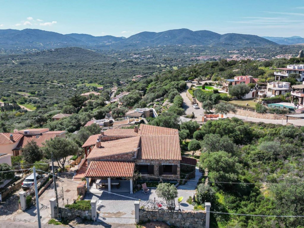 Villa in vendita a Olbia via Tillò