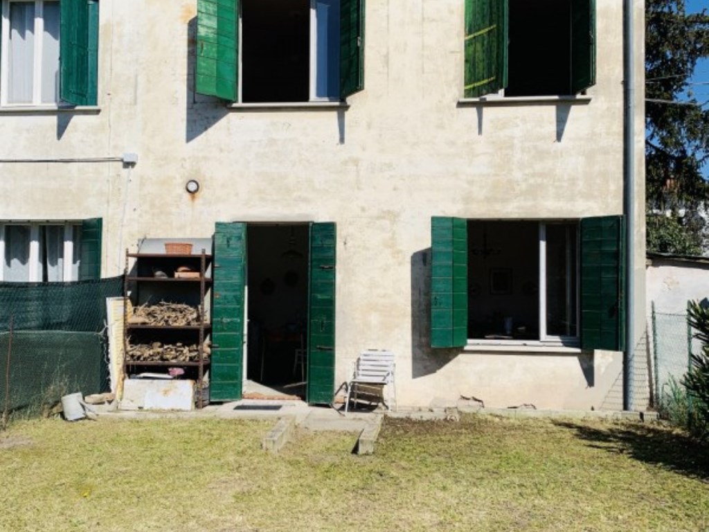 Casa a Schiera in vendita a Solesino via Assisi