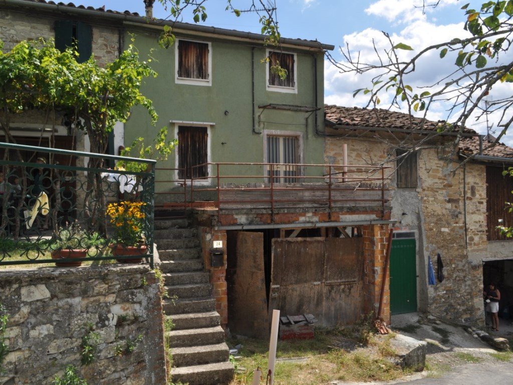 Casa a Schiera in vendita a Neviano degli Arduini località Antreoli, 3