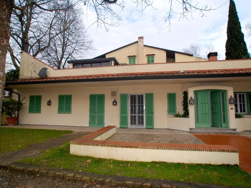 Villa in vendita a Montopoli in Val d'Arno via Dante,
