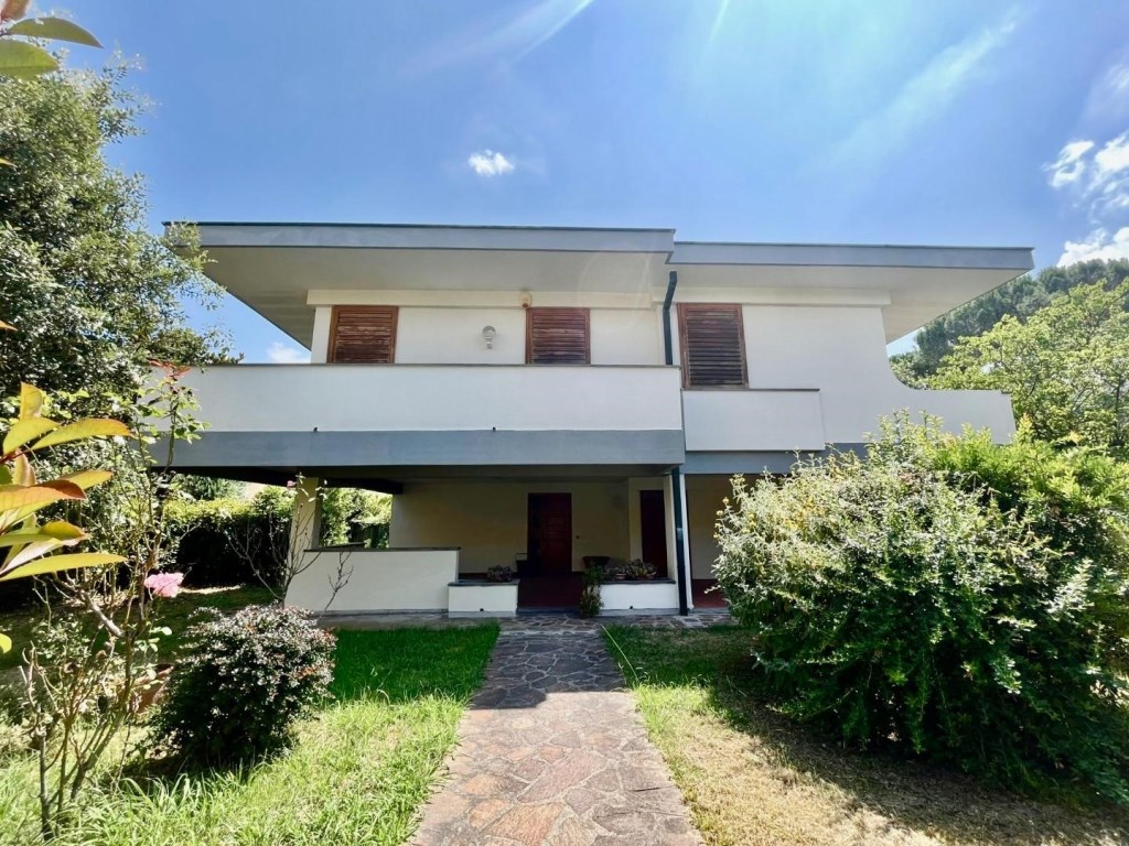 Villa in vendita a Pontedera via Giuseppe Cei, 1