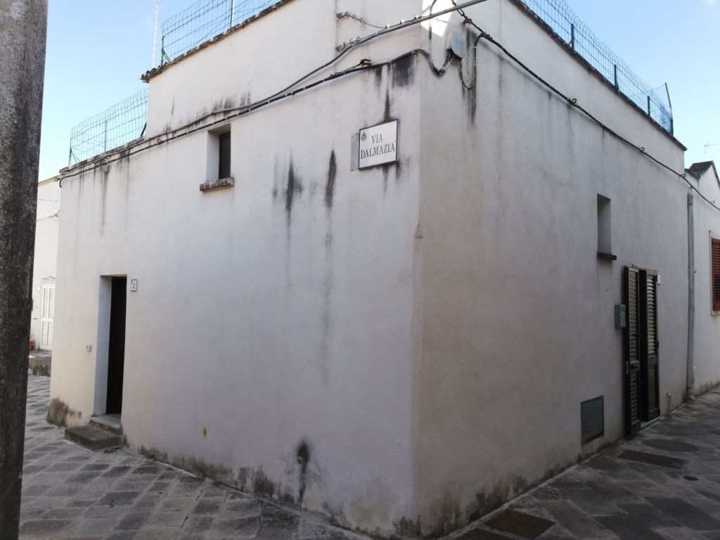 Casa Indipendente in vendita a Carpignano Salentino via Giudeca