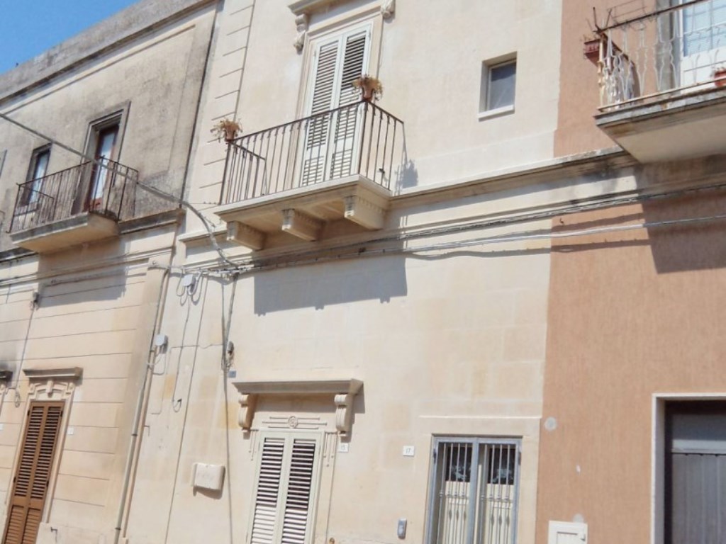 Casa Indipendente in vendita a Corigliano d'Otranto via Cesare Battisti, 17