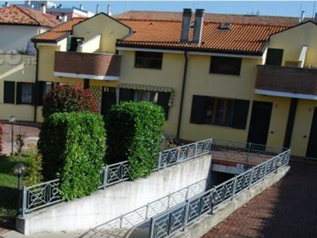 Casa a Schiera in vendita a Padova san giuseppe - san girolamo - palestro