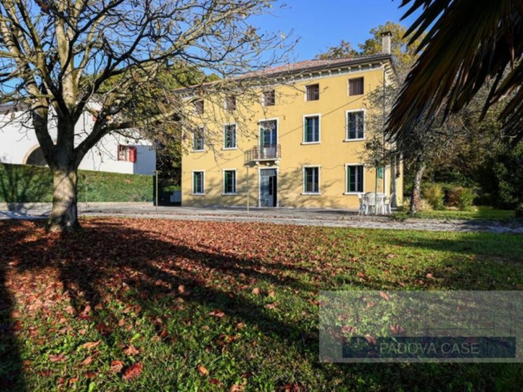 Palazzo in vendita ad Abano Terme