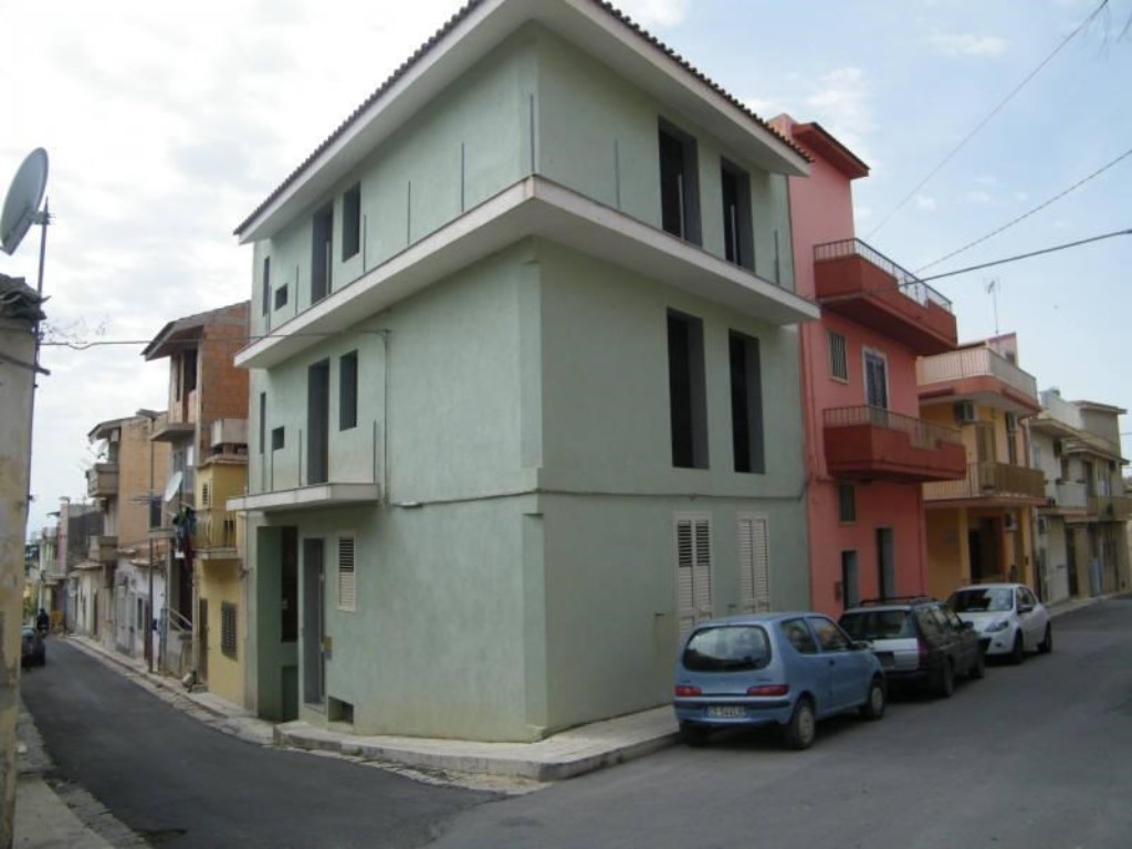 Casa Indipendente in vendita a Santa Croce Camerina via colomba angolo via marsala