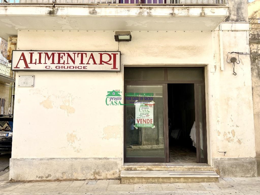 Locale Commerciale in vendita a Santa Croce Camerina via diana