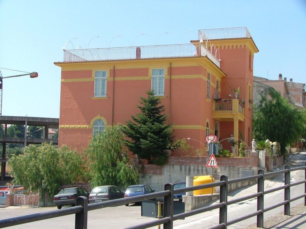 Villa in vendita a Serre via Giuseppe Garibaldi