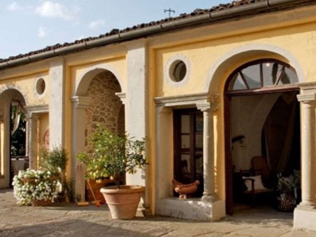 Villa in vendita a Fosciandora sp 46
