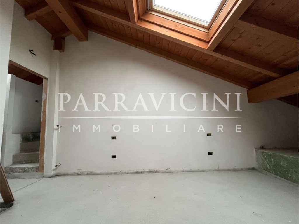 Porzione di Casa in vendita a Lurate Caccivio via Vittorio Emanuele 34