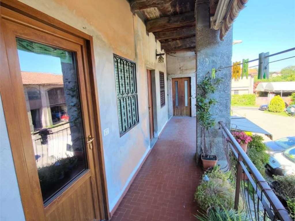 Porzione di Casa in vendita a Montorfano via Brianza
