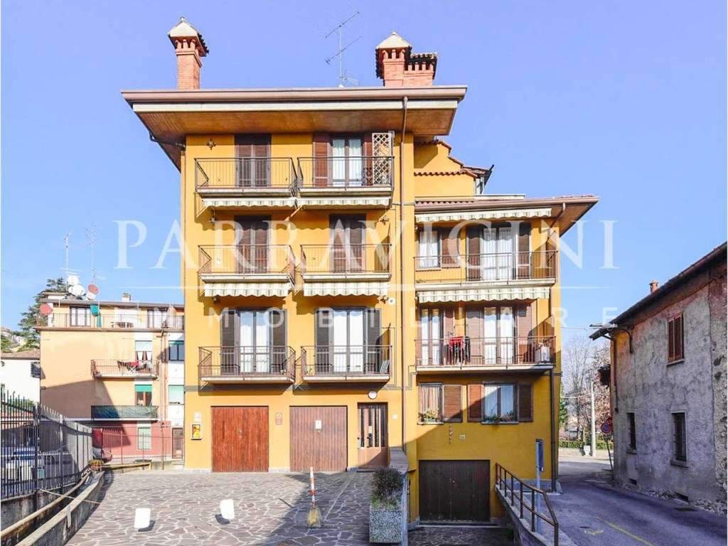 Appartamento in vendita a Erba via San Cassiano