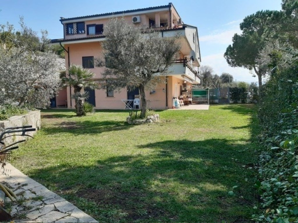 Appartamento in vendita a Guidonia Montecelio via Gaetano Donizetti, 40