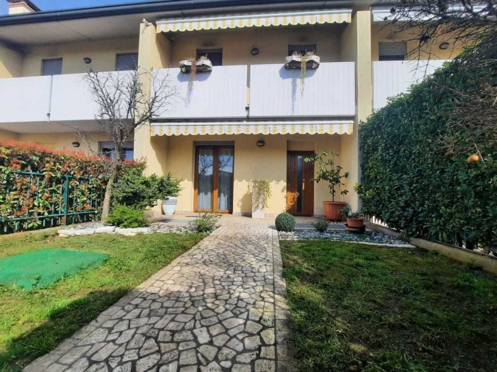 Villa a Schiera in vendita a Riese Pio X via a. Vivaldi, 1