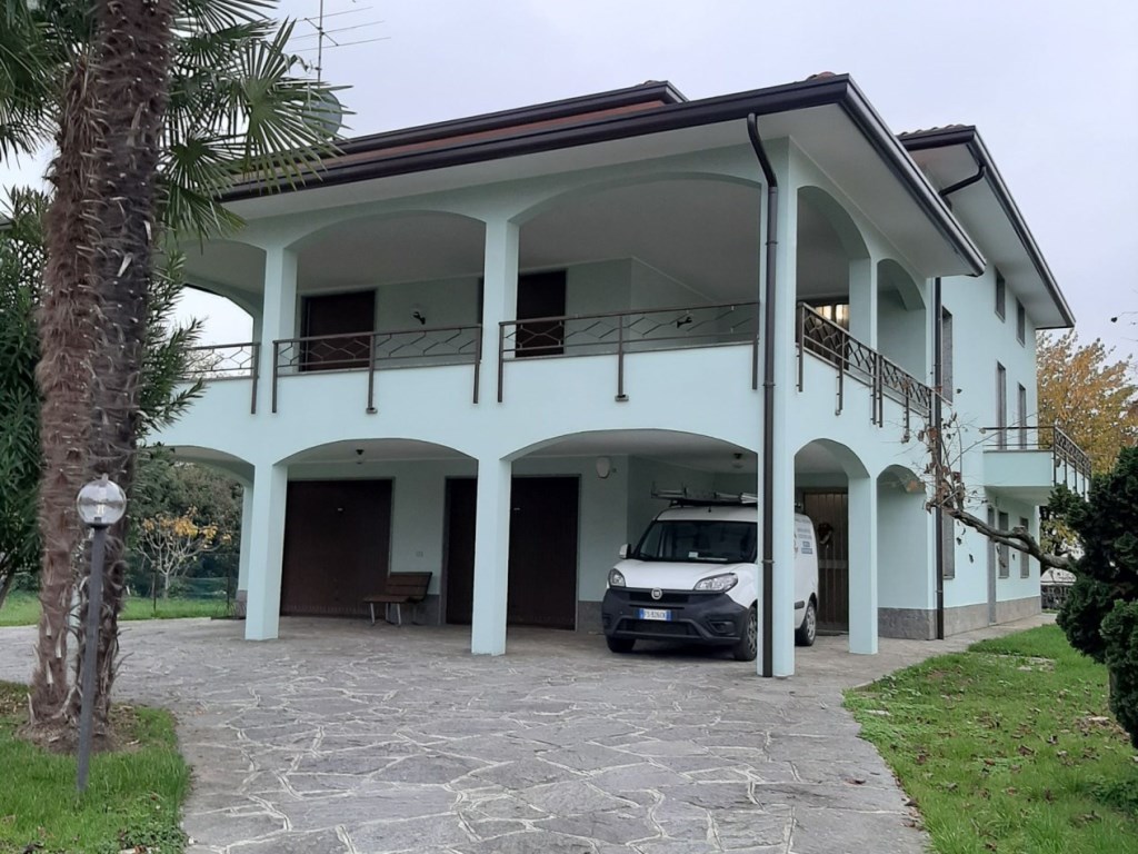 Villa in vendita a Robbiate via Indipendenza n. 65