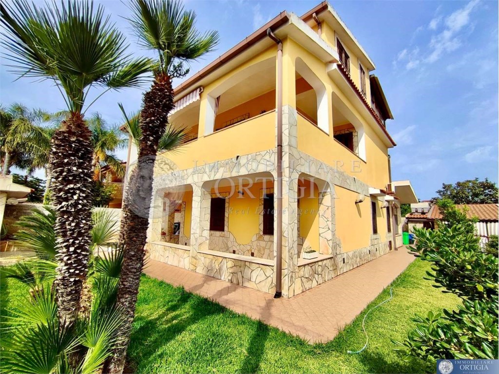 Villa in vendita a Siracusa via Colombo