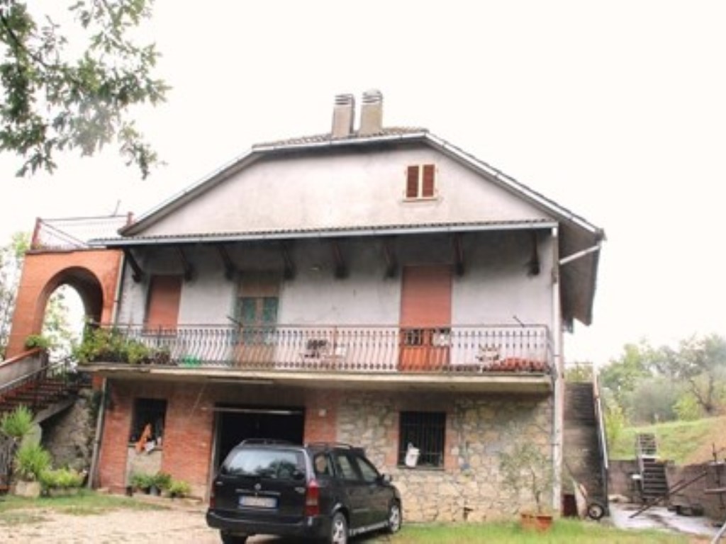 Casa Indipendente in vendita a Baschi