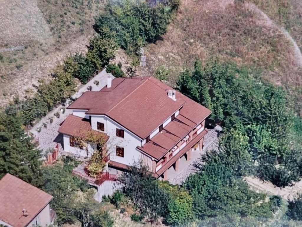 Casa Indipendente in vendita a Salsomaggiore Terme