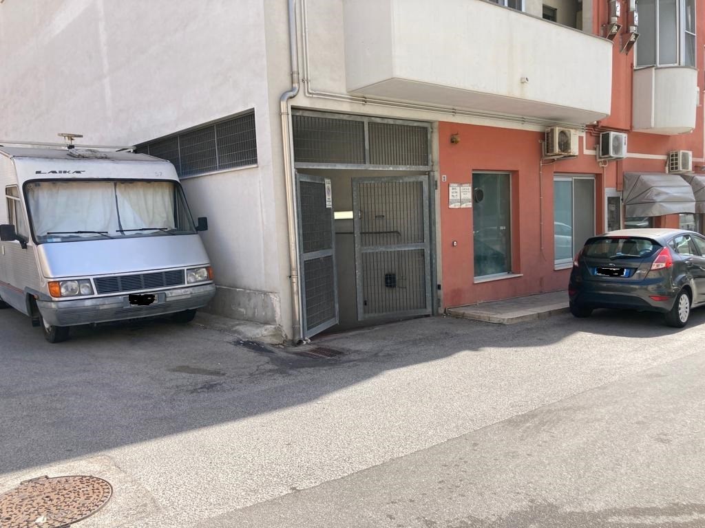 Garage in vendita a Brindisi brindisi Corte Osanna,2