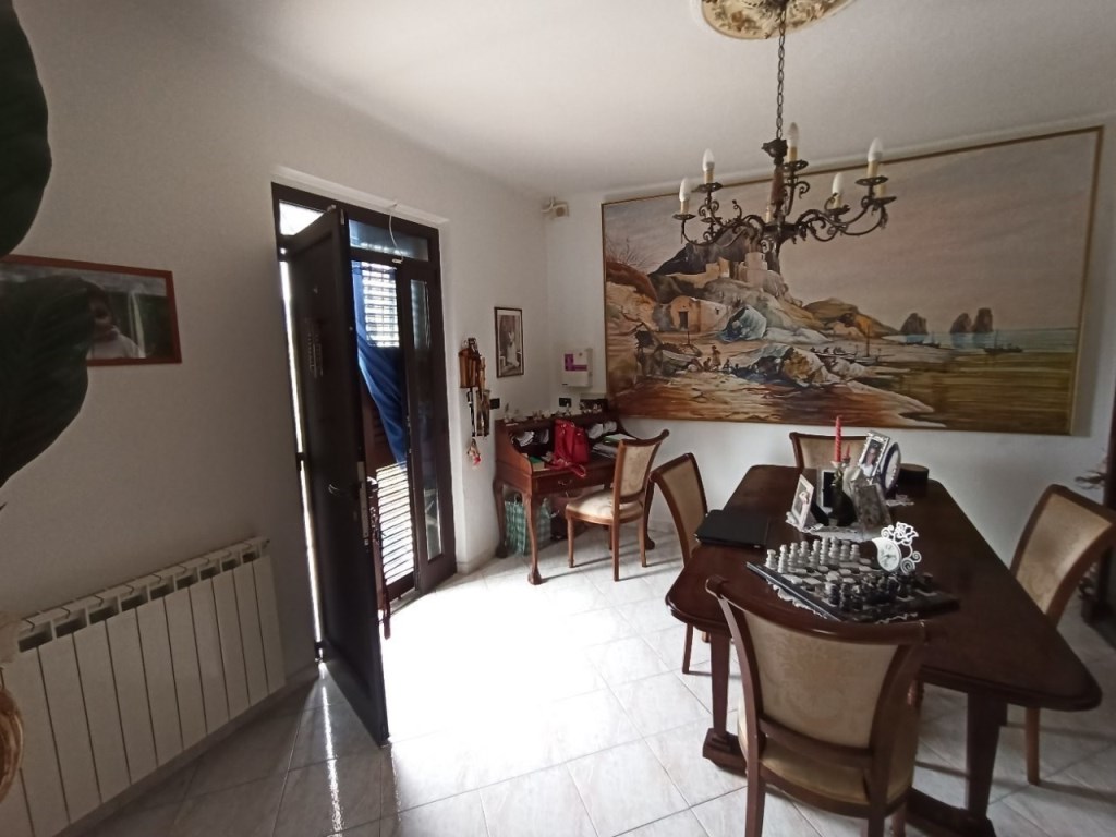 Porzione di Casa in vendita a Castelnuovo Magra