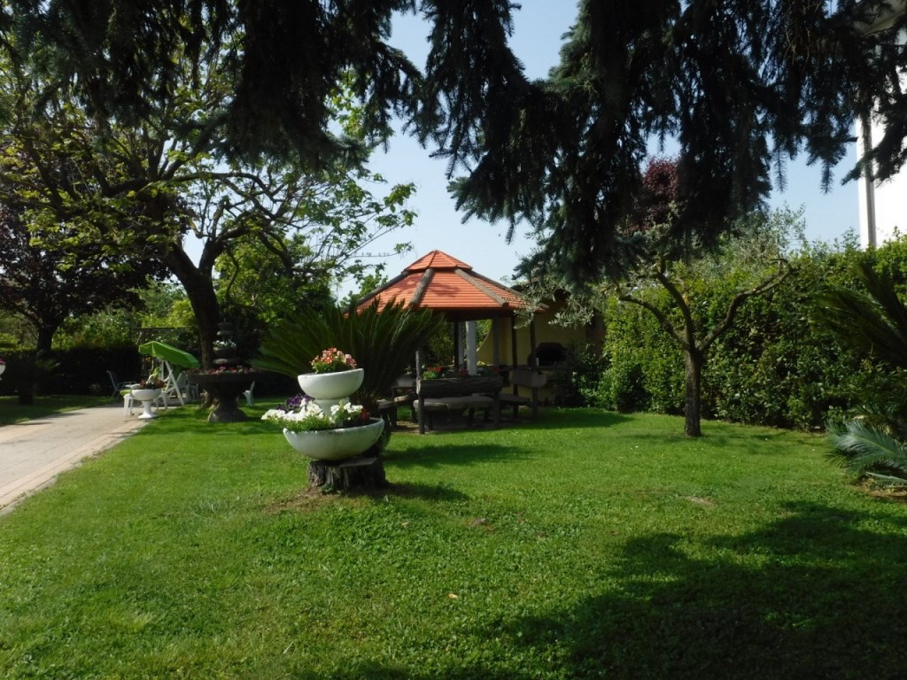 Porzione di Casa in vendita a Castelnuovo Magra