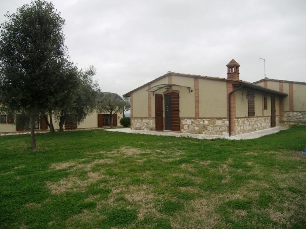 Villa Bifamiliare in vendita ad Asciano