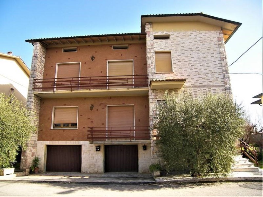 Villa Bifamiliare in vendita a Montepulciano