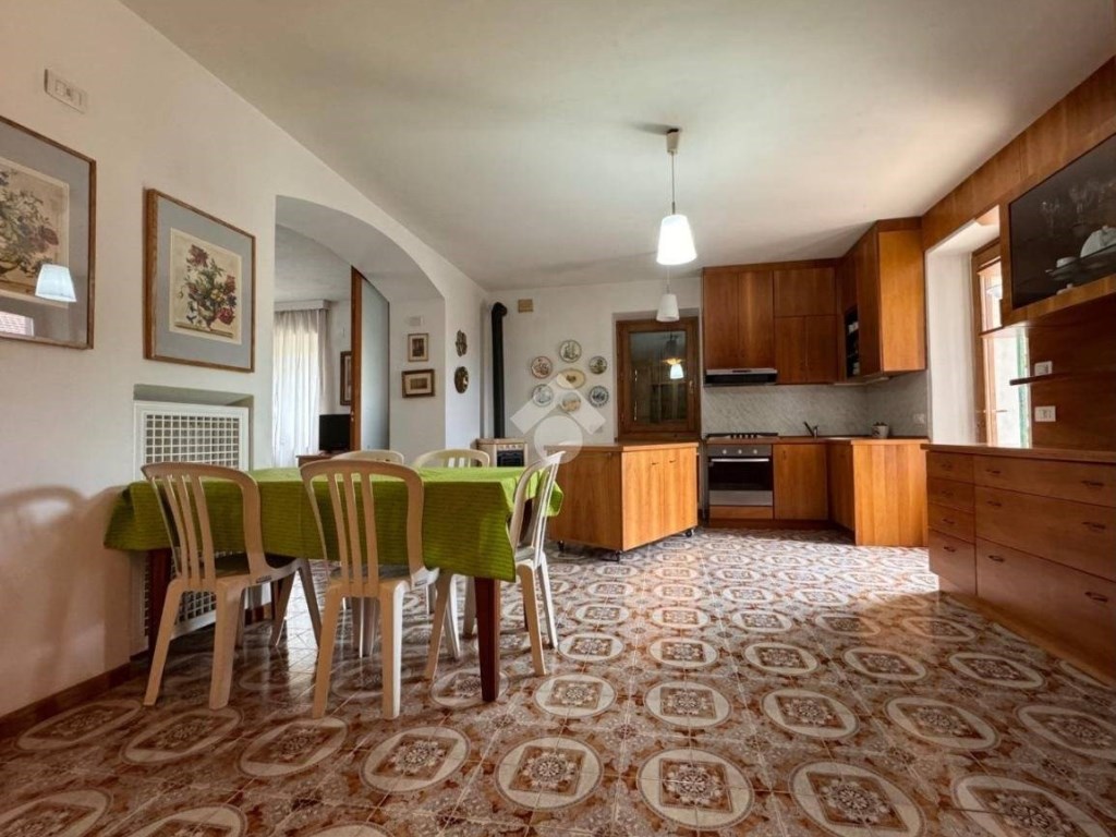 Appartamento in vendita a Dro via Borgo Nuovo, 5