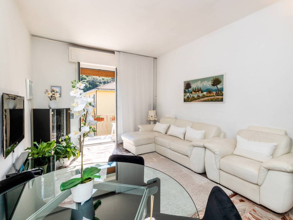 Appartamento in vendita a Finale Ligure piazza Eugenio Montale, 6