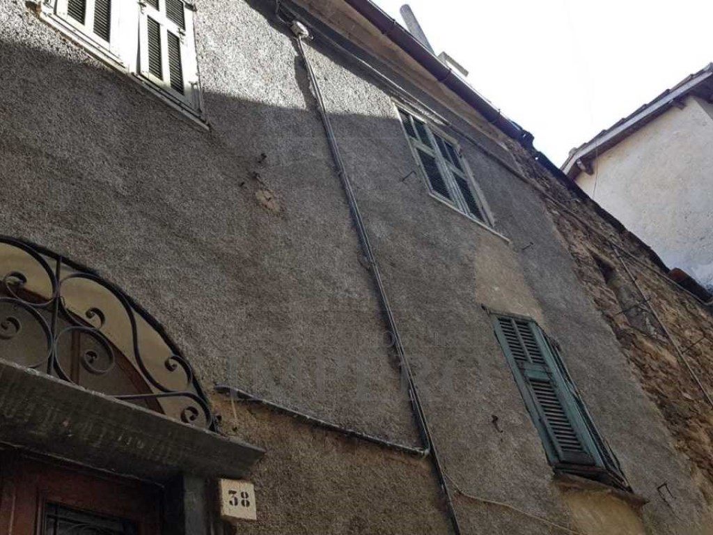 Appartamento in vendita a Castel Vittorio via Vittorio Emanuele,