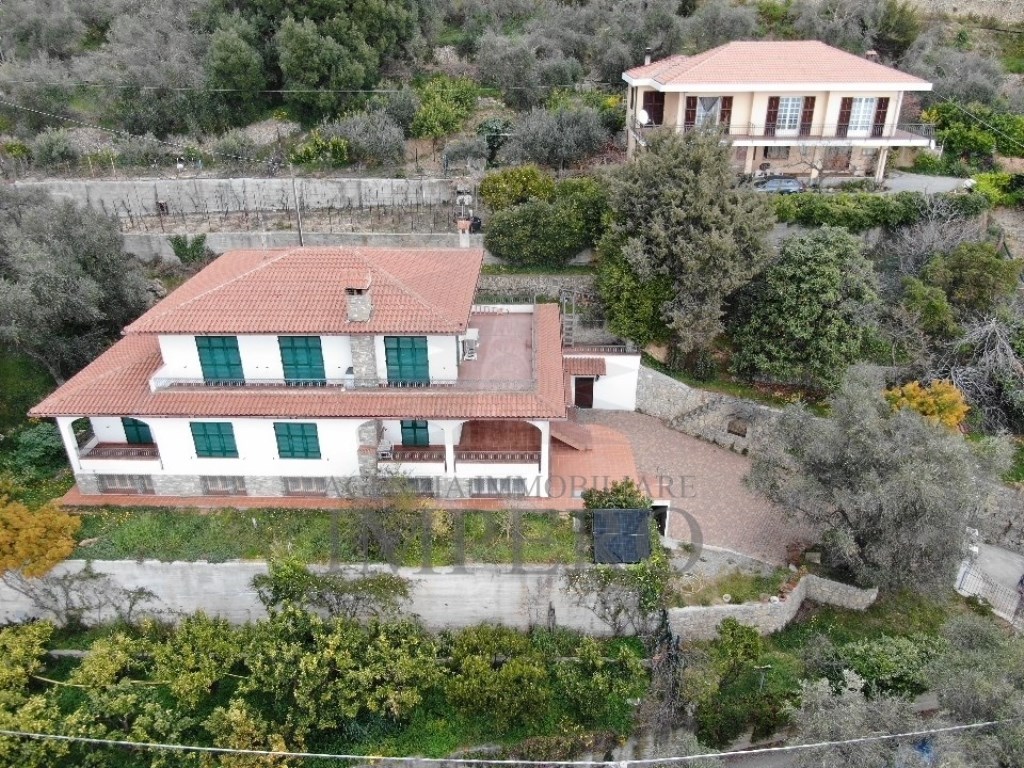 Villa in vendita a Ventimiglia via Nappio,