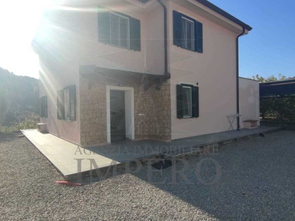 Casa Indipendente in vendita a Ventimiglia località Casermette, 4