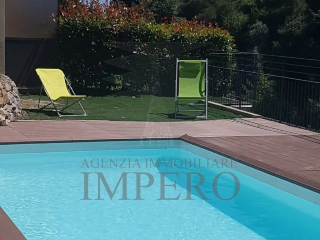 Appartamento in vendita a Ventimiglia corso Mentone, 95