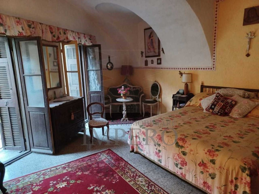 Porzione di Casa in vendita a Ventimiglia vico Chiuso, 2