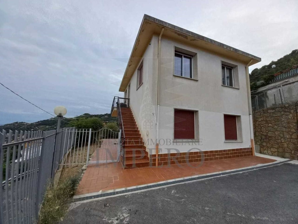 Casa Indipendente in vendita a Ventimiglia via Garian, 4