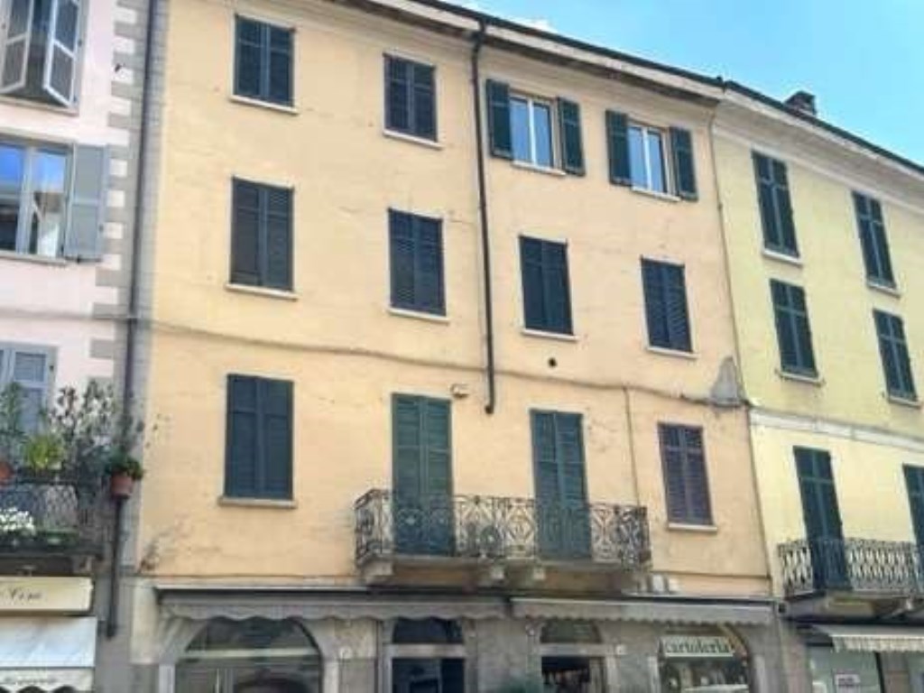 Palazzo in vendita a Como via Milano